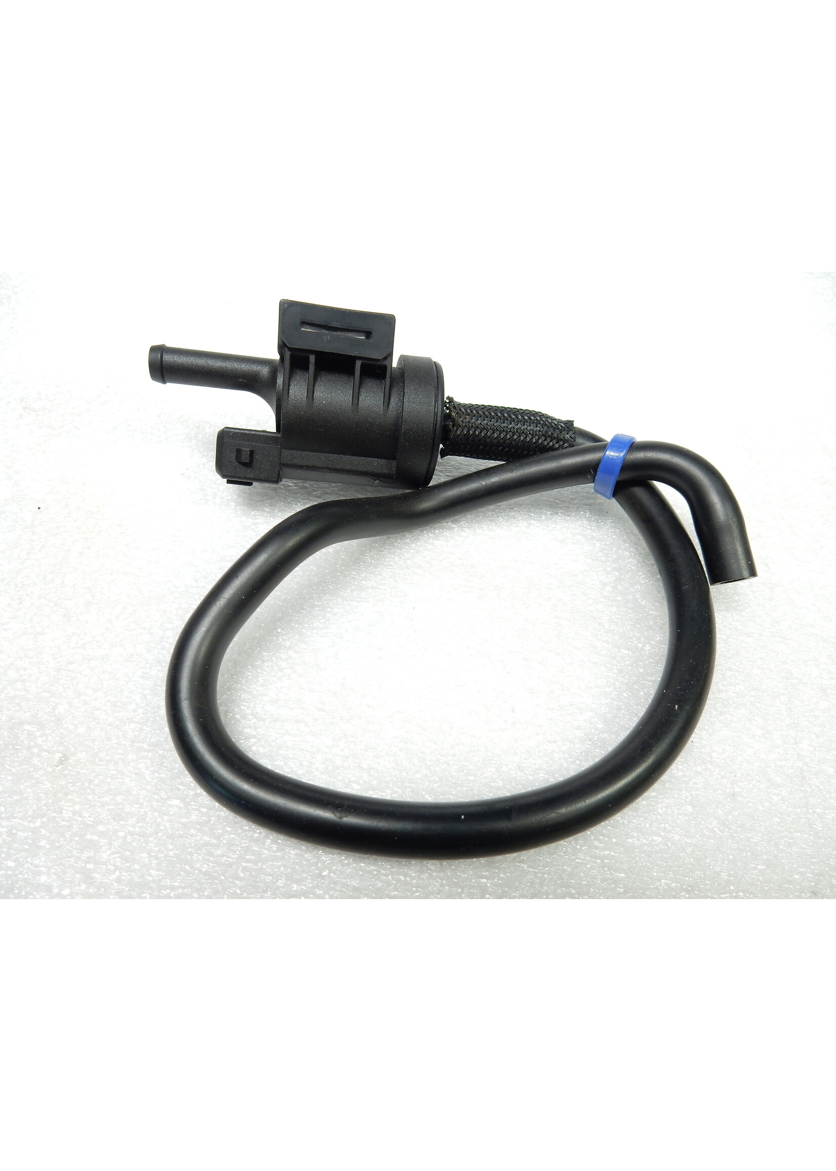 BMW BMW F 900 R  Fuel tank breather valve / 16138567224 / 8567224