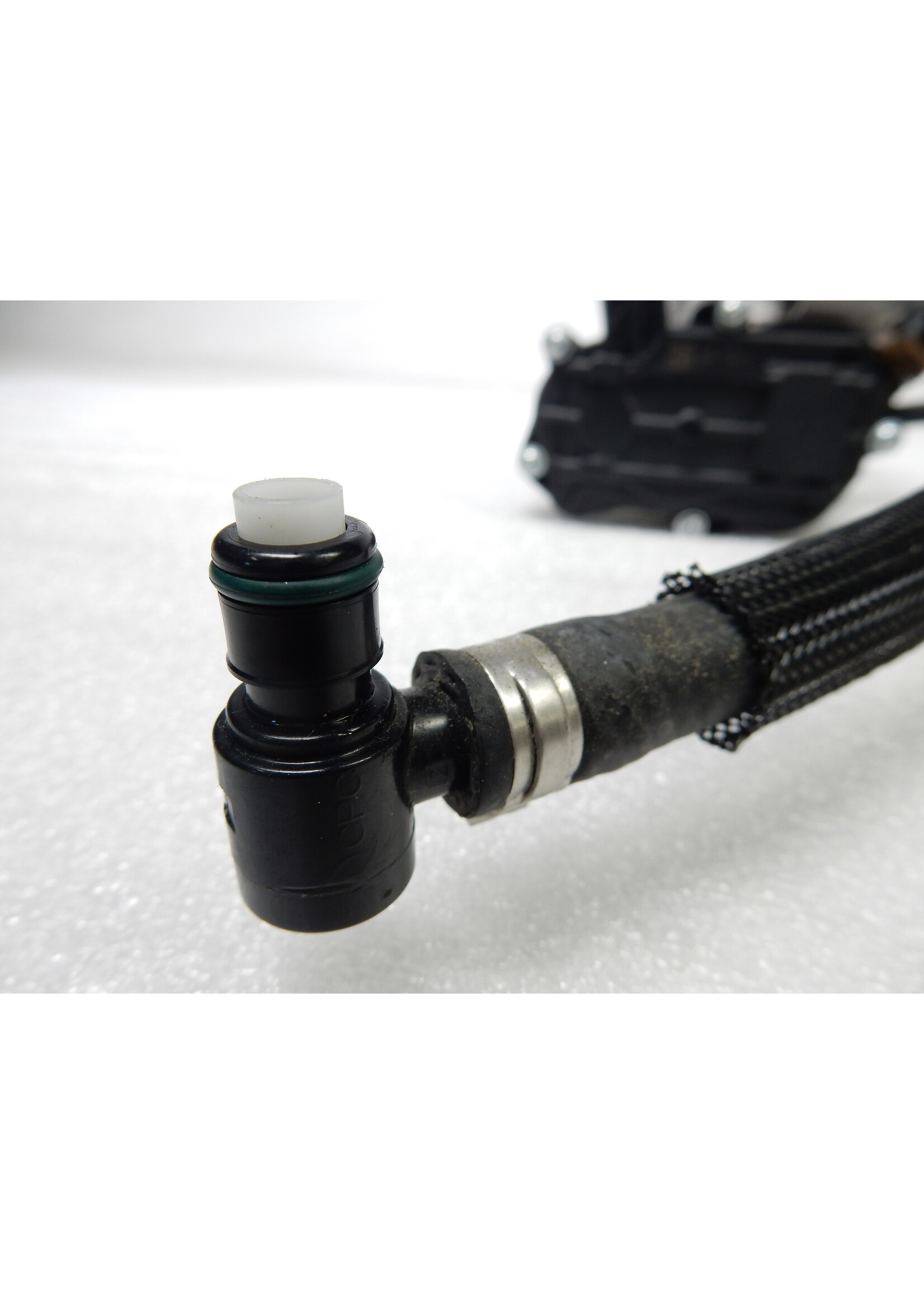 BMW BMW F 900 R Drosselklappenstutzen / 13548564772 / 8564772