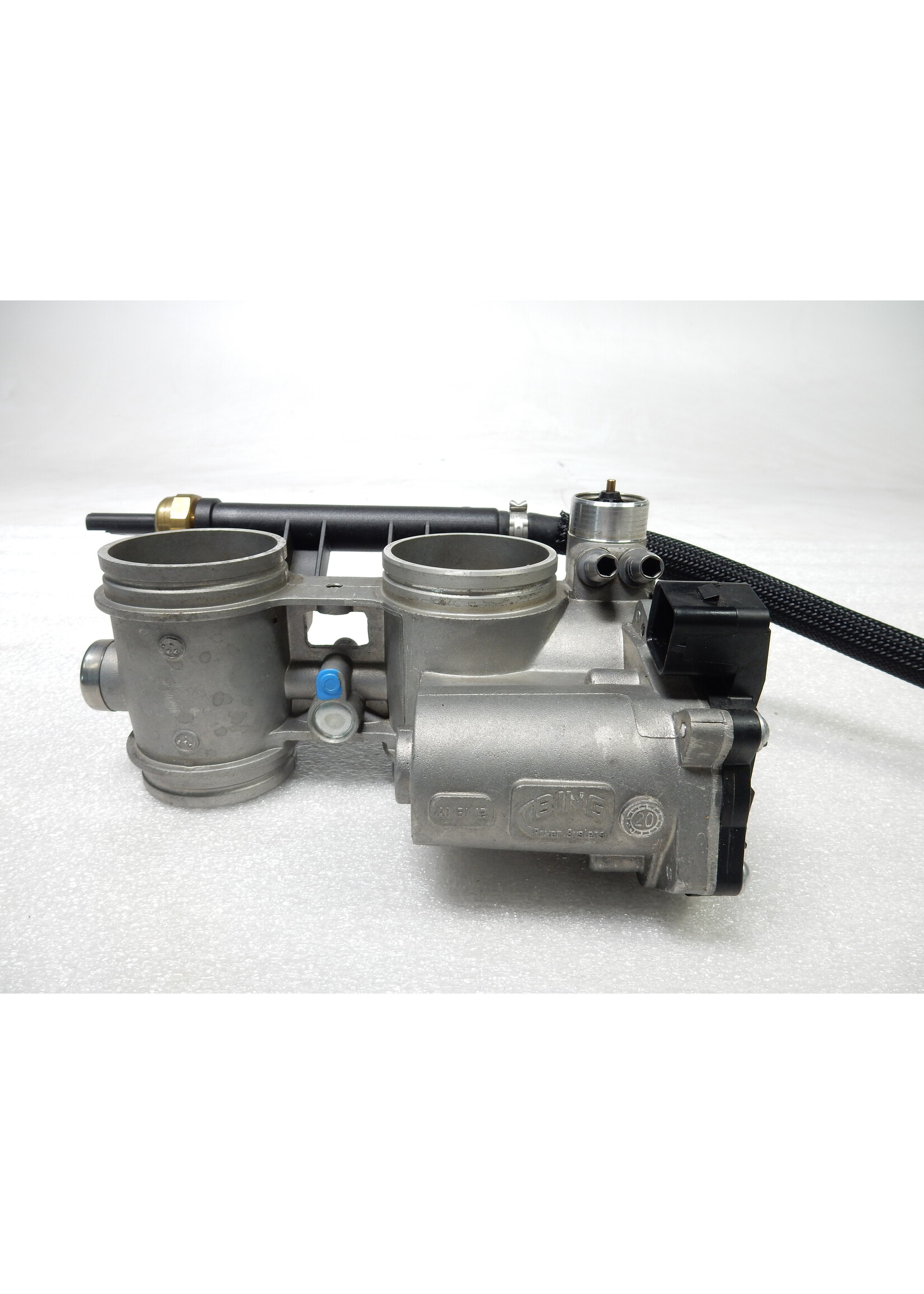 BMW BMW F 900 R Throttle housing Assy / 13548564772 / 8564772