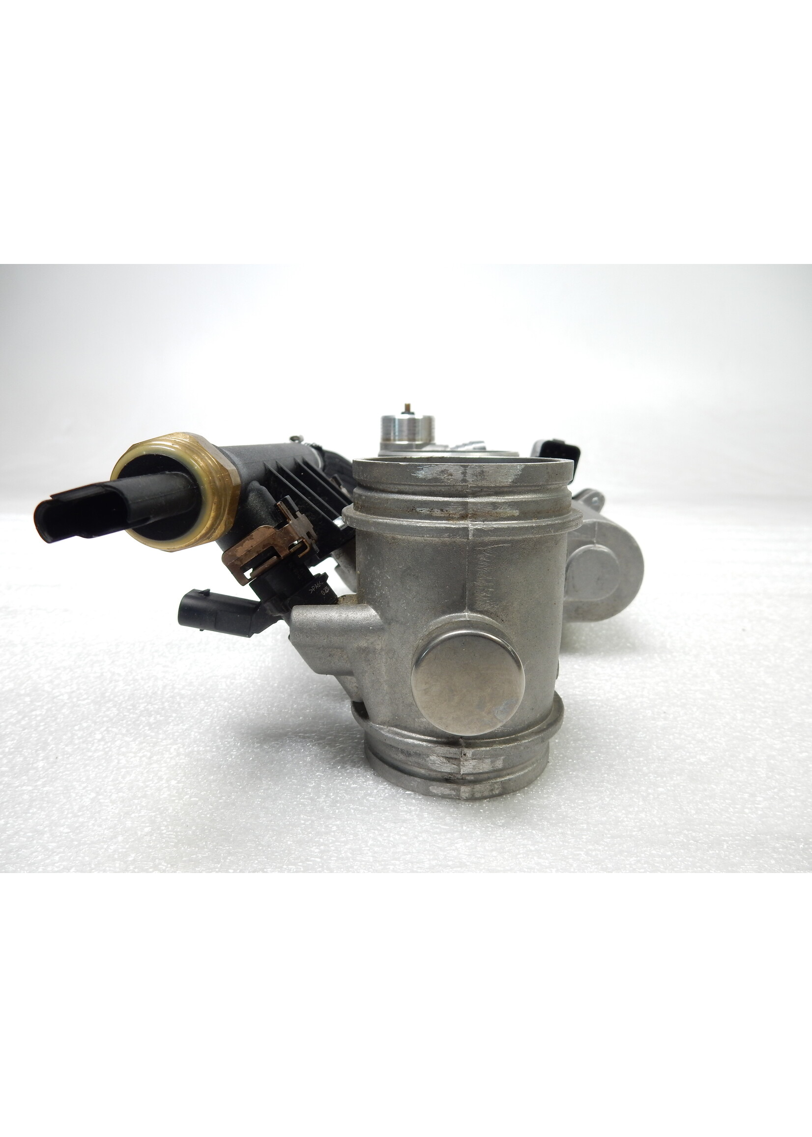 BMW BMW F 900 R Drosselklappenstutzen / 13548564772 / 8564772