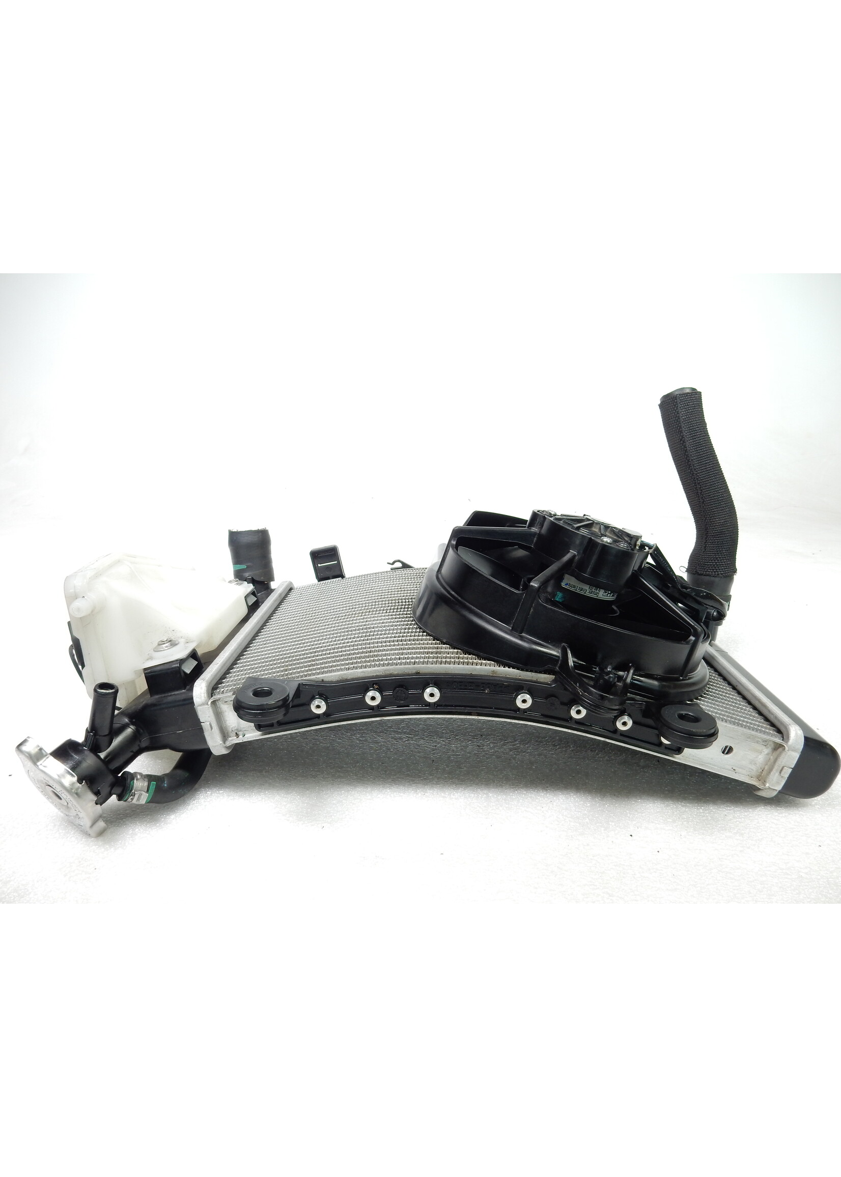 BMW BMW F 900 R Radiator / 17118404406 / 8404406