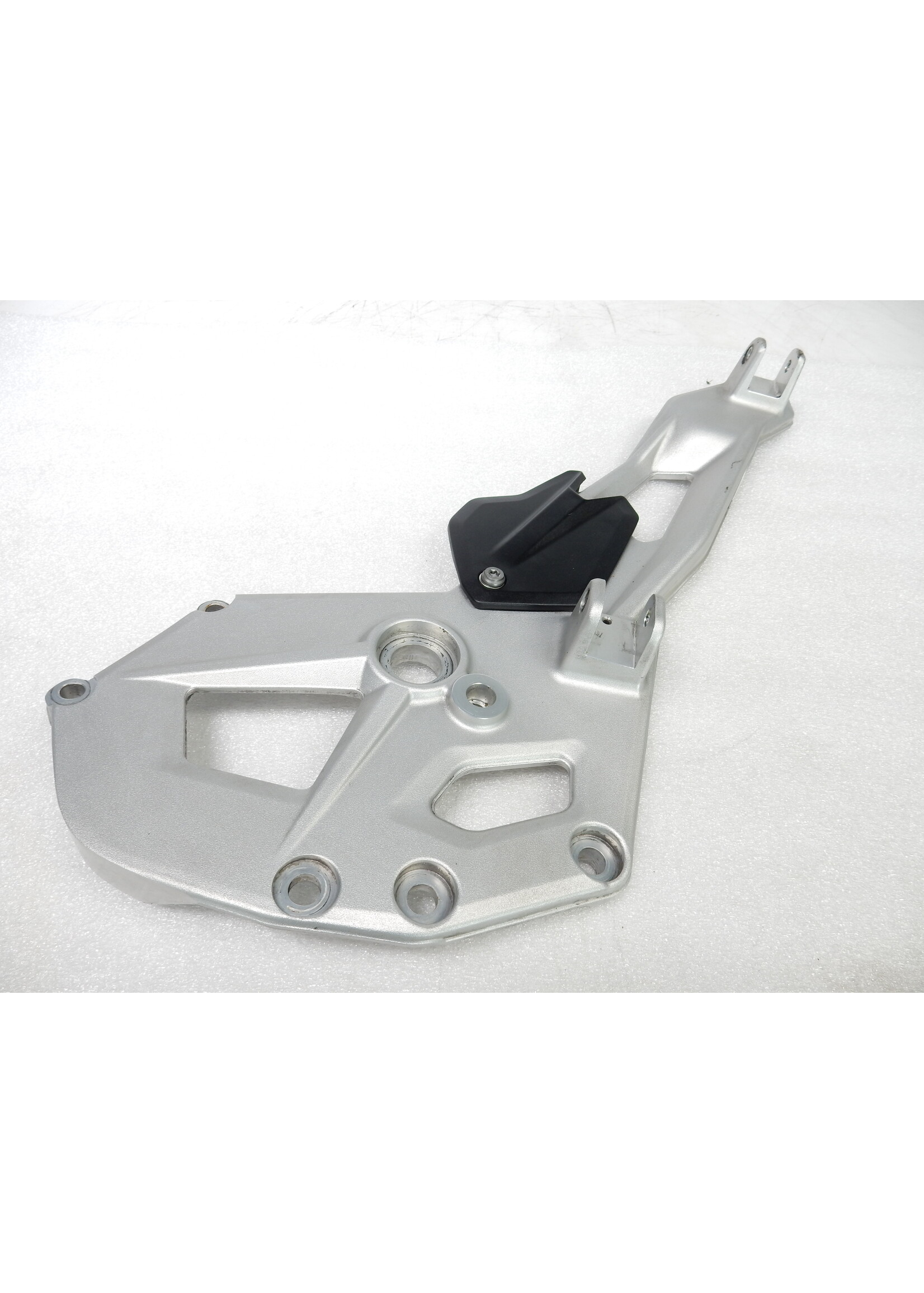 BMW BMW F 900 R Voetsteunplaat links / 46718404013 / 8404013