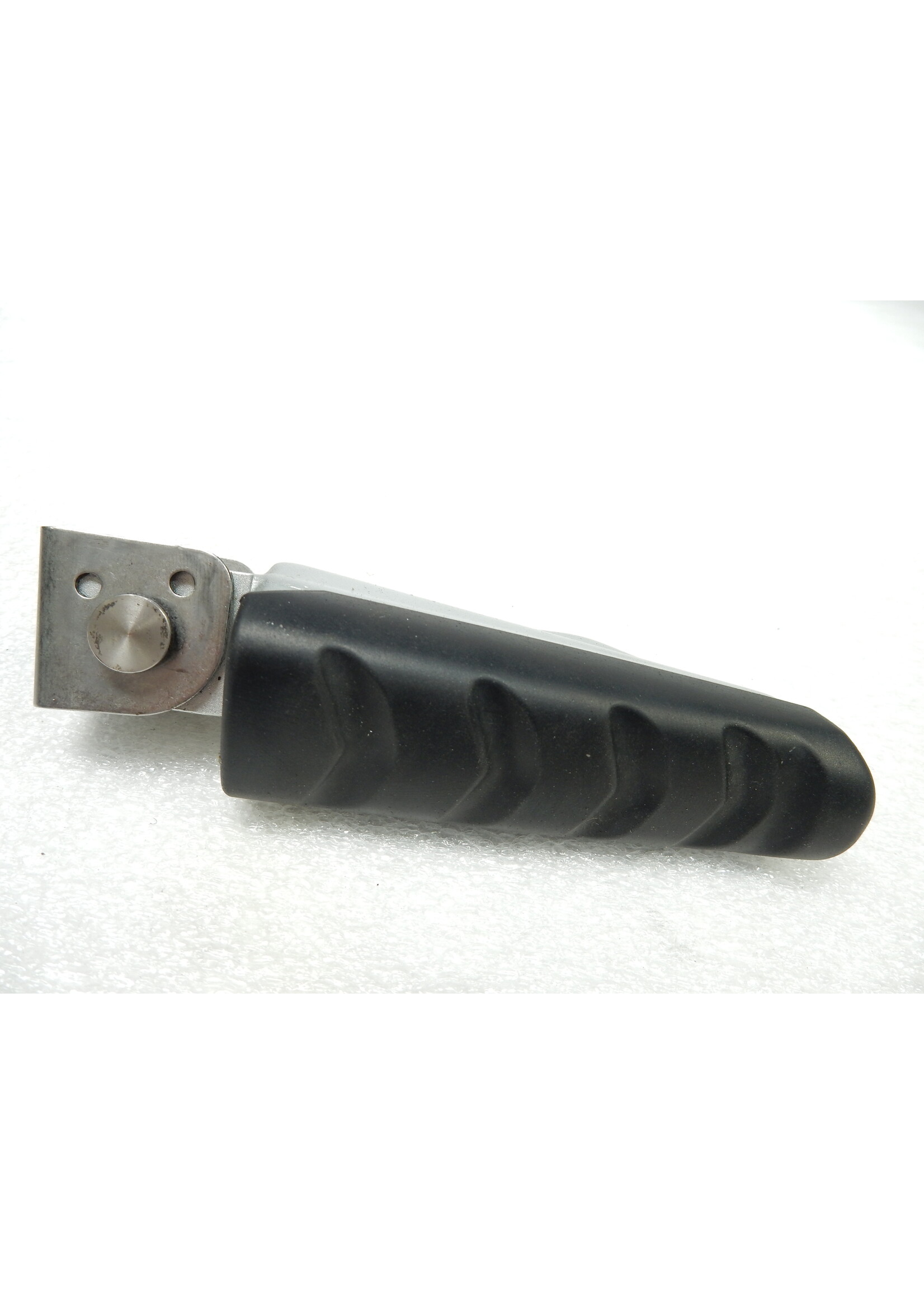 BMW BMW F 900 R Footrest, right, w/rubber footr. element rear / 46717728904 / 7728904