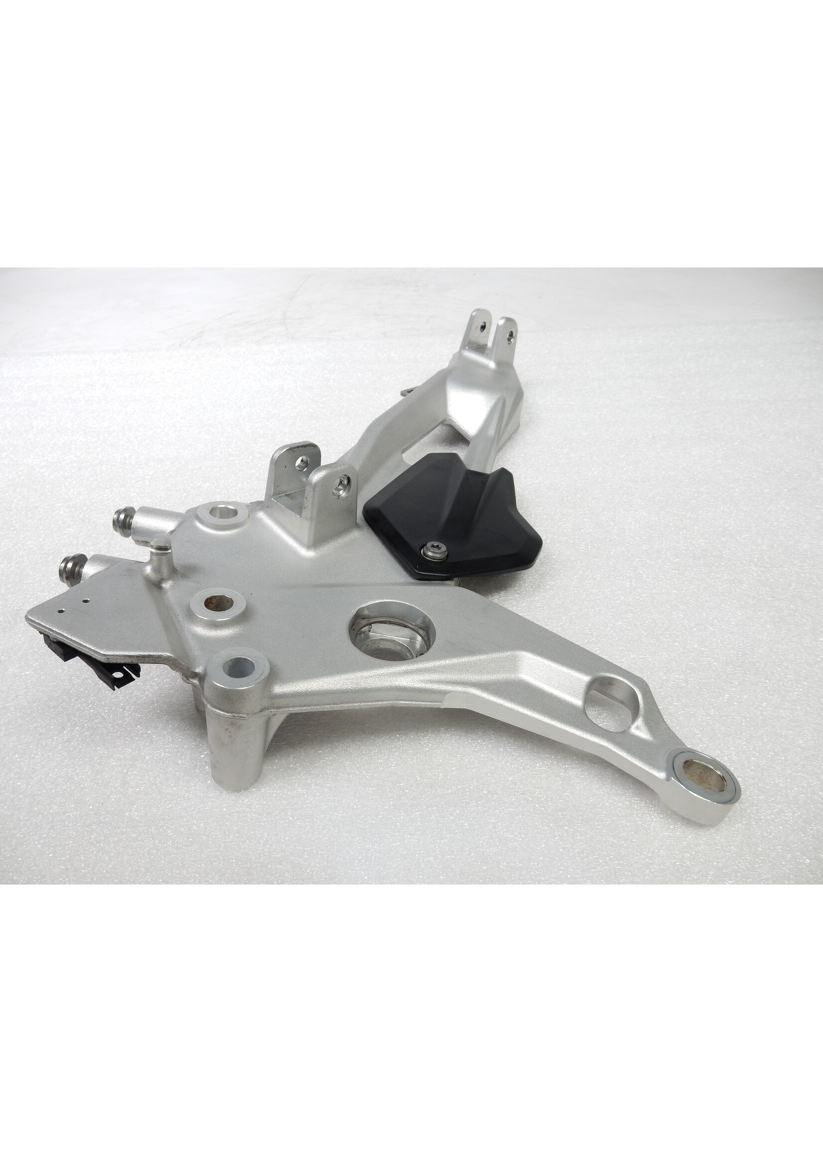 BMW BMW F 900 R Voetraster rechts / 46718404012 / 8404012