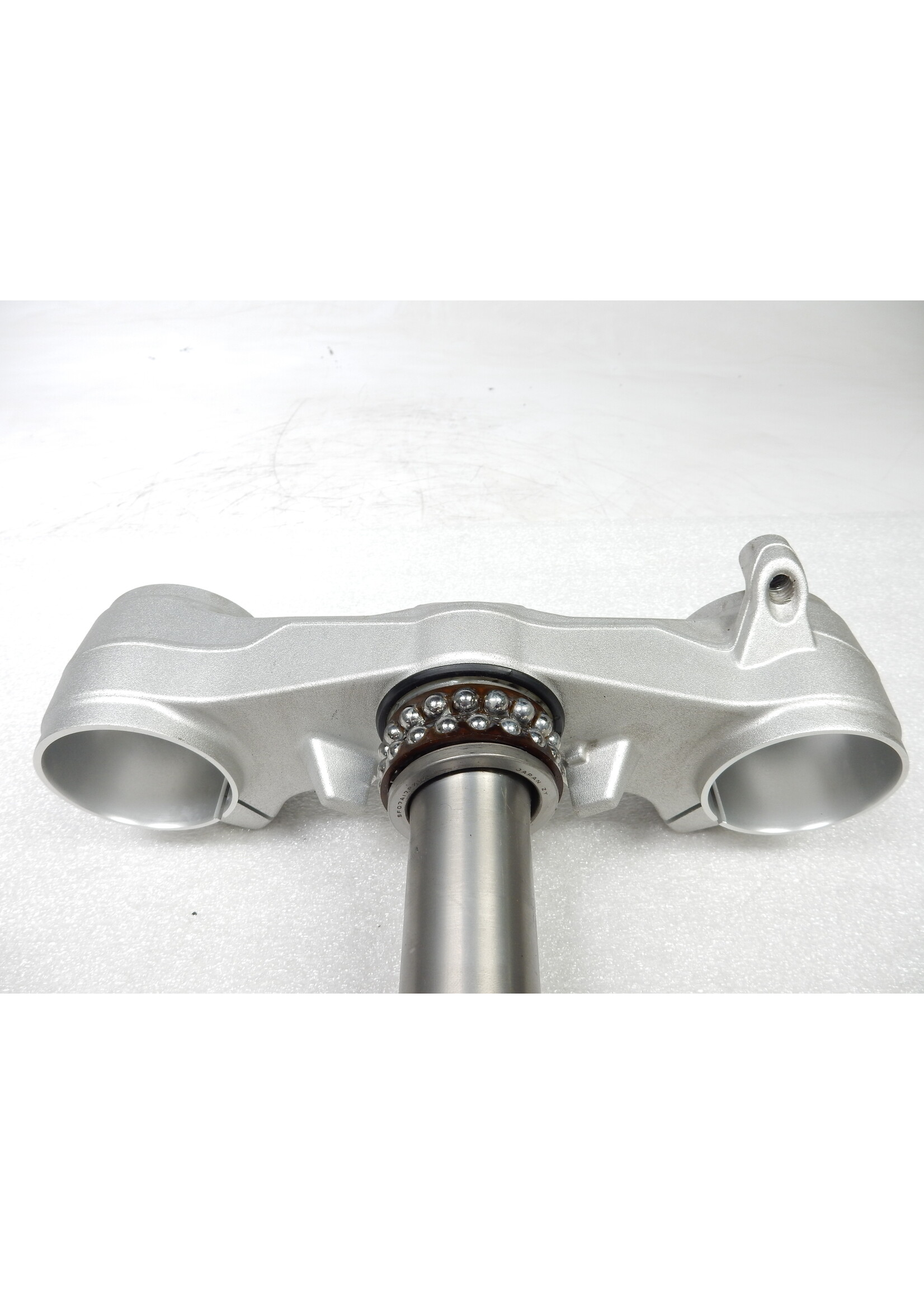 BMW BMW F 900 R Lower fork cross brace / 31428404206 / 8404206