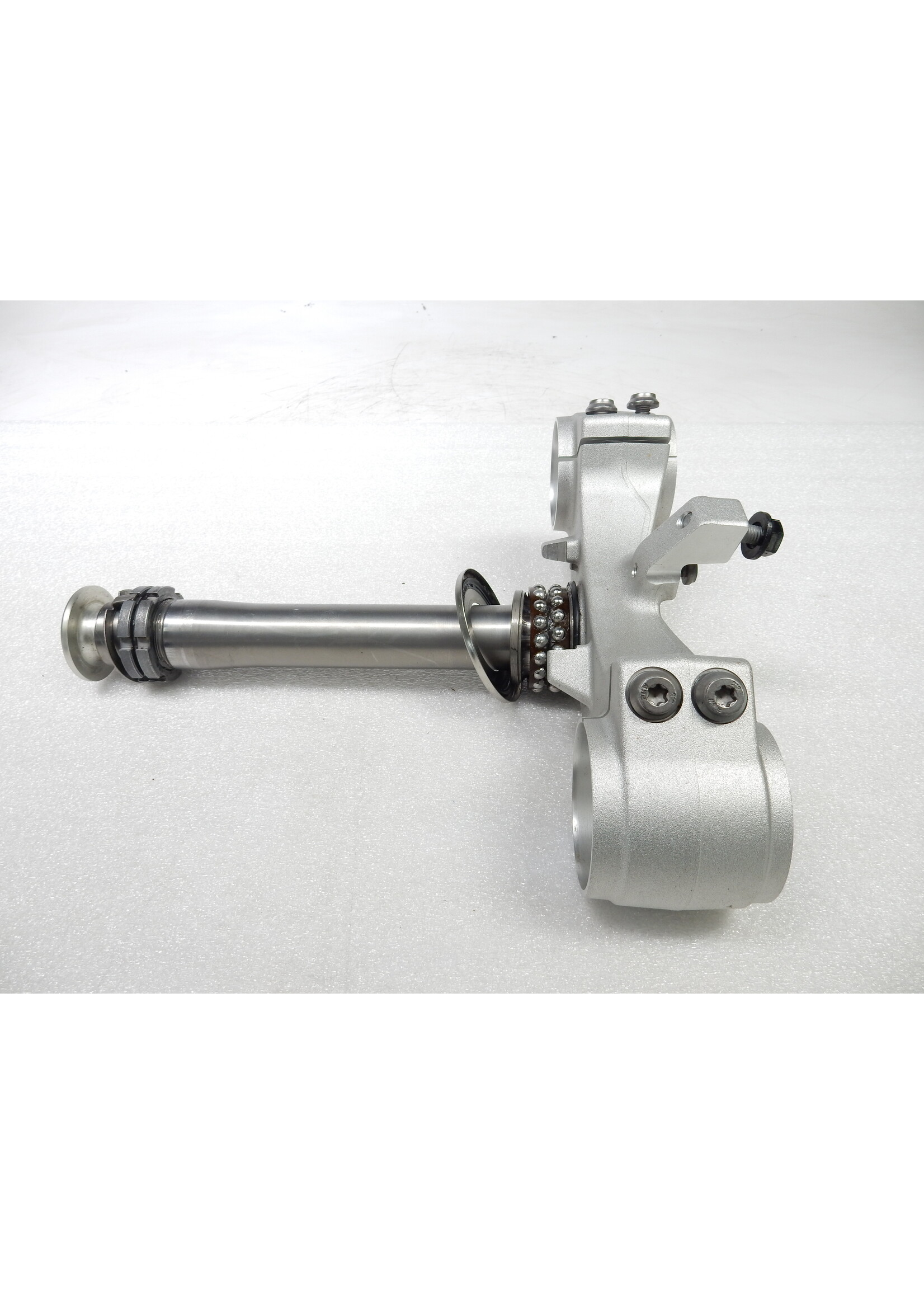 BMW BMW F 900 R Gabelbrücke unten / 31428404206 / 8404206