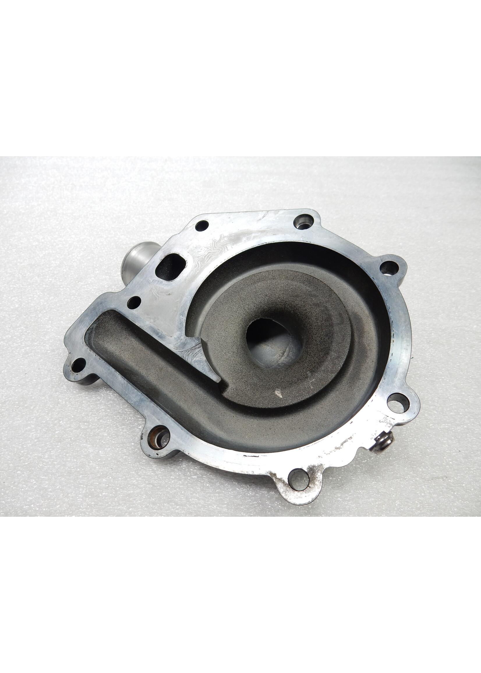 BMW BMW F 900 R Afsluitdeksel waterpomp / 11518561947 / 8561947