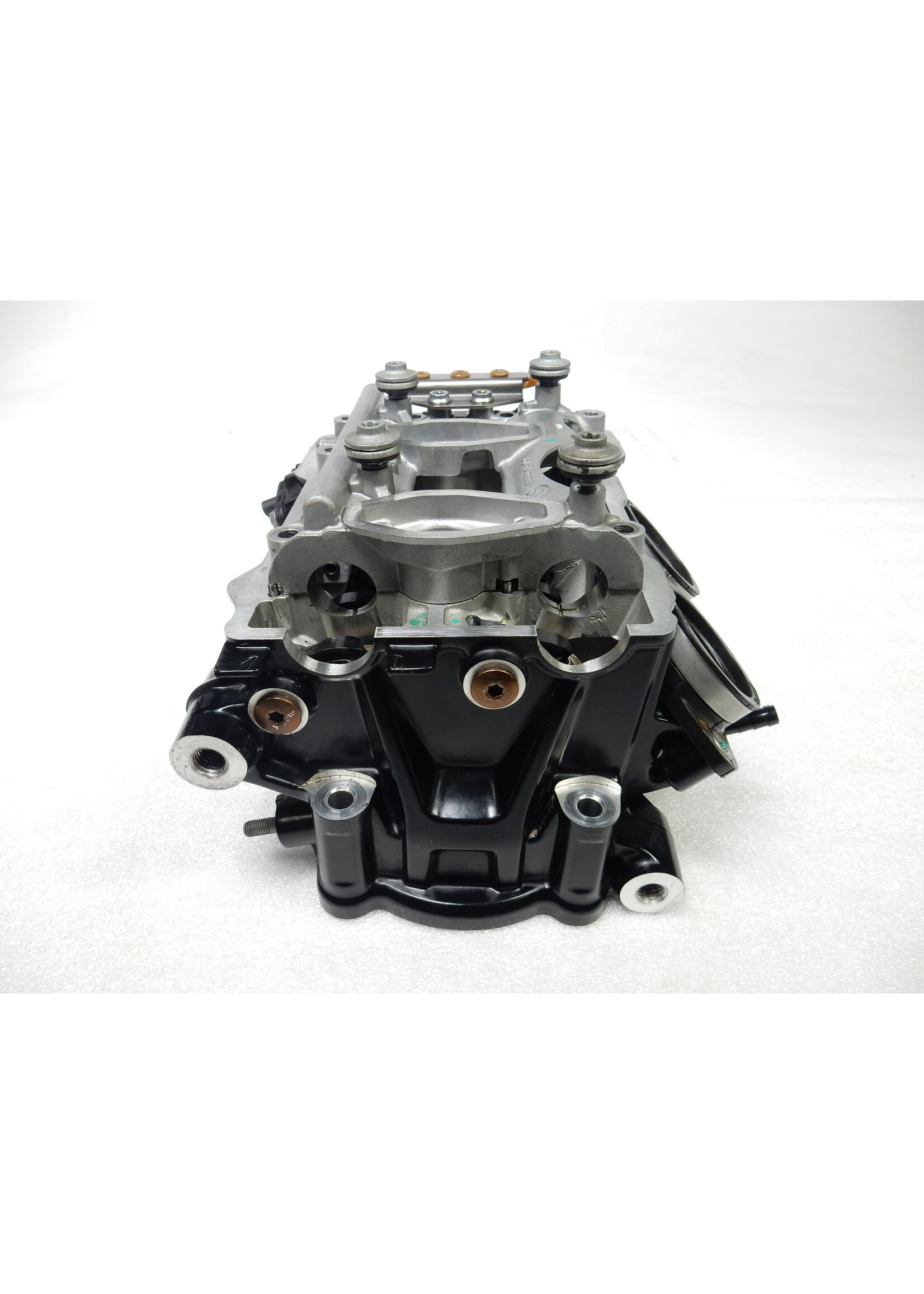 BMW BMW F 900 R Cylinder head / 11129830233 / 9830233 / 8535543