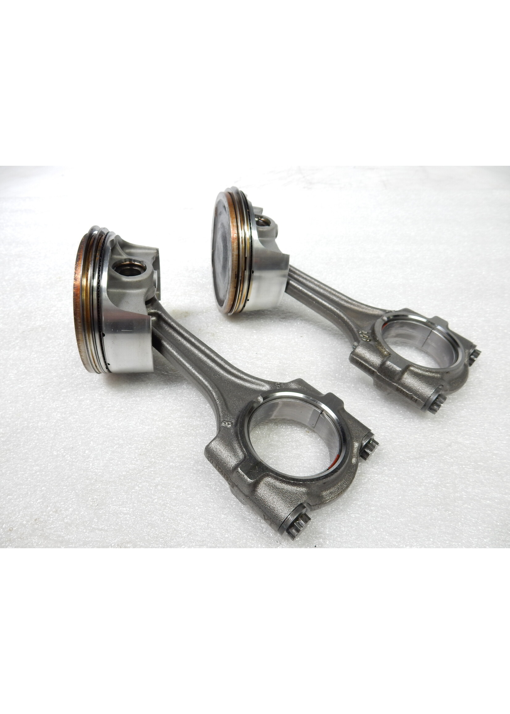 BMW BMW F 900 R Pleuel / Kolben / 11248563921 / 8563921 / 11259829370 / 9829370