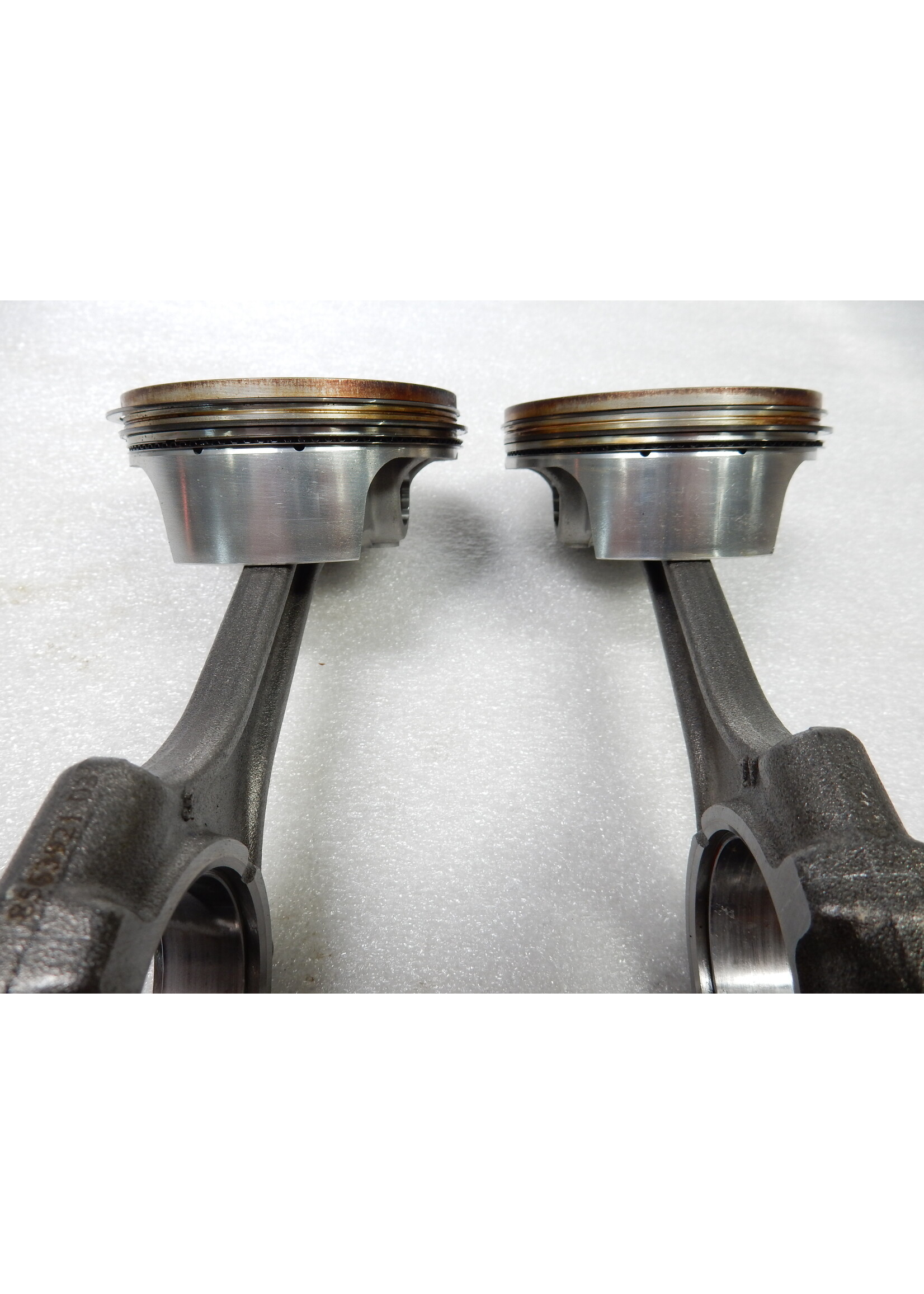 BMW BMW F 900 R Connecting rod / Piston / 11248563921 / 8563921 / 11259829370 / 9829370