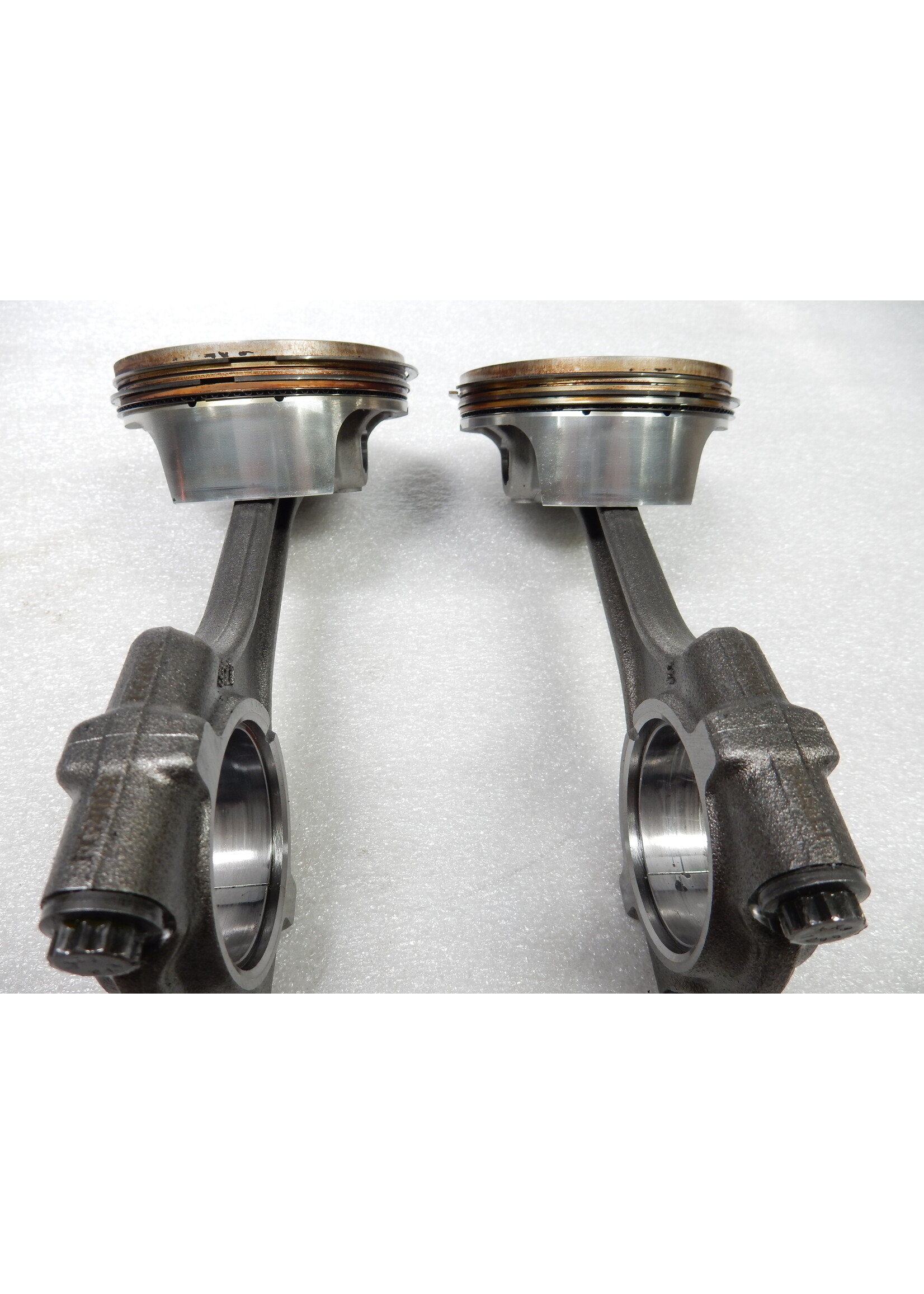 BMW BMW F 900 R Pleuel / Kolben / 11248563921 / 8563921 / 11259829370 / 9829370