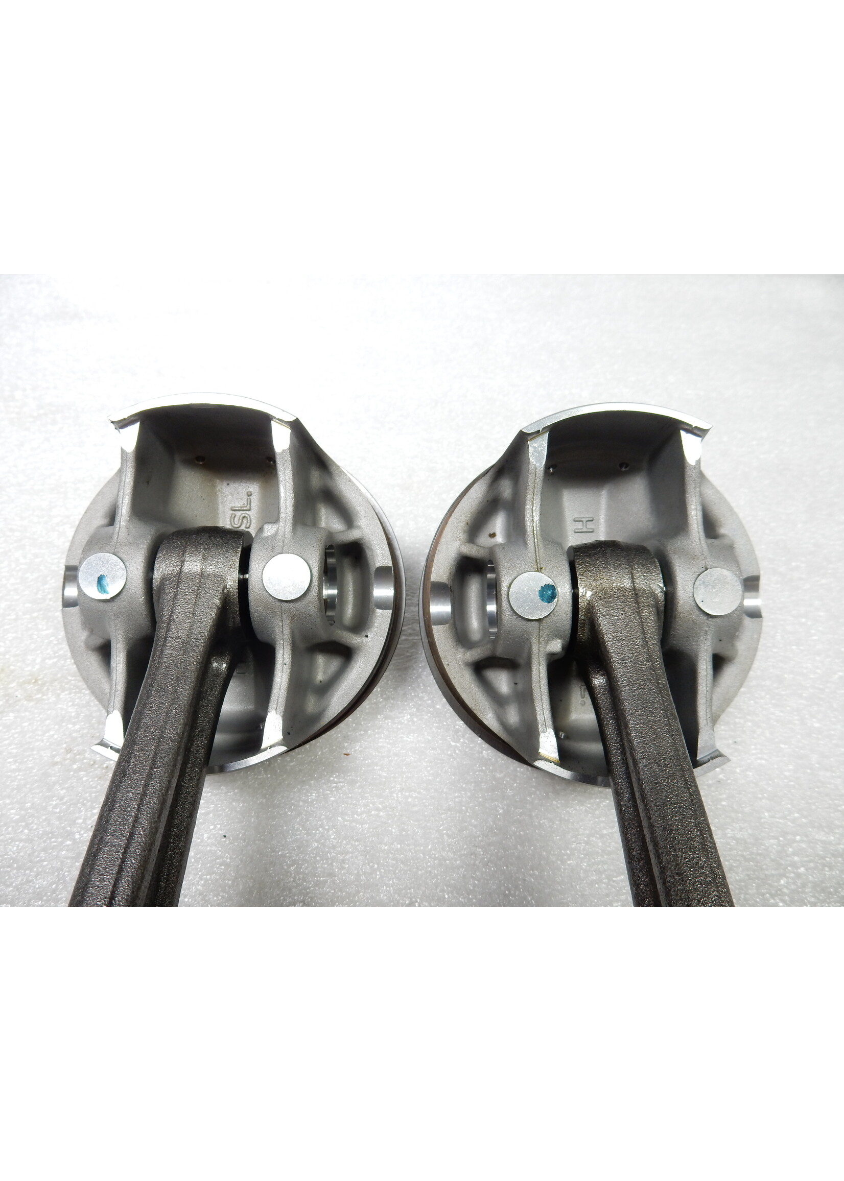 BMW BMW F 900 R Connecting rod / Piston / 11248563921 / 8563921 / 11259829370 / 9829370