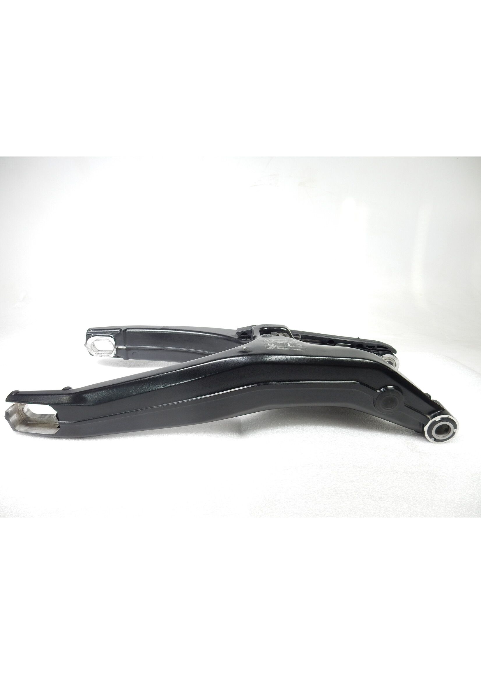 BMW BMW F 900 R Rear wheel swinging arm / 33359443812 / 9443812