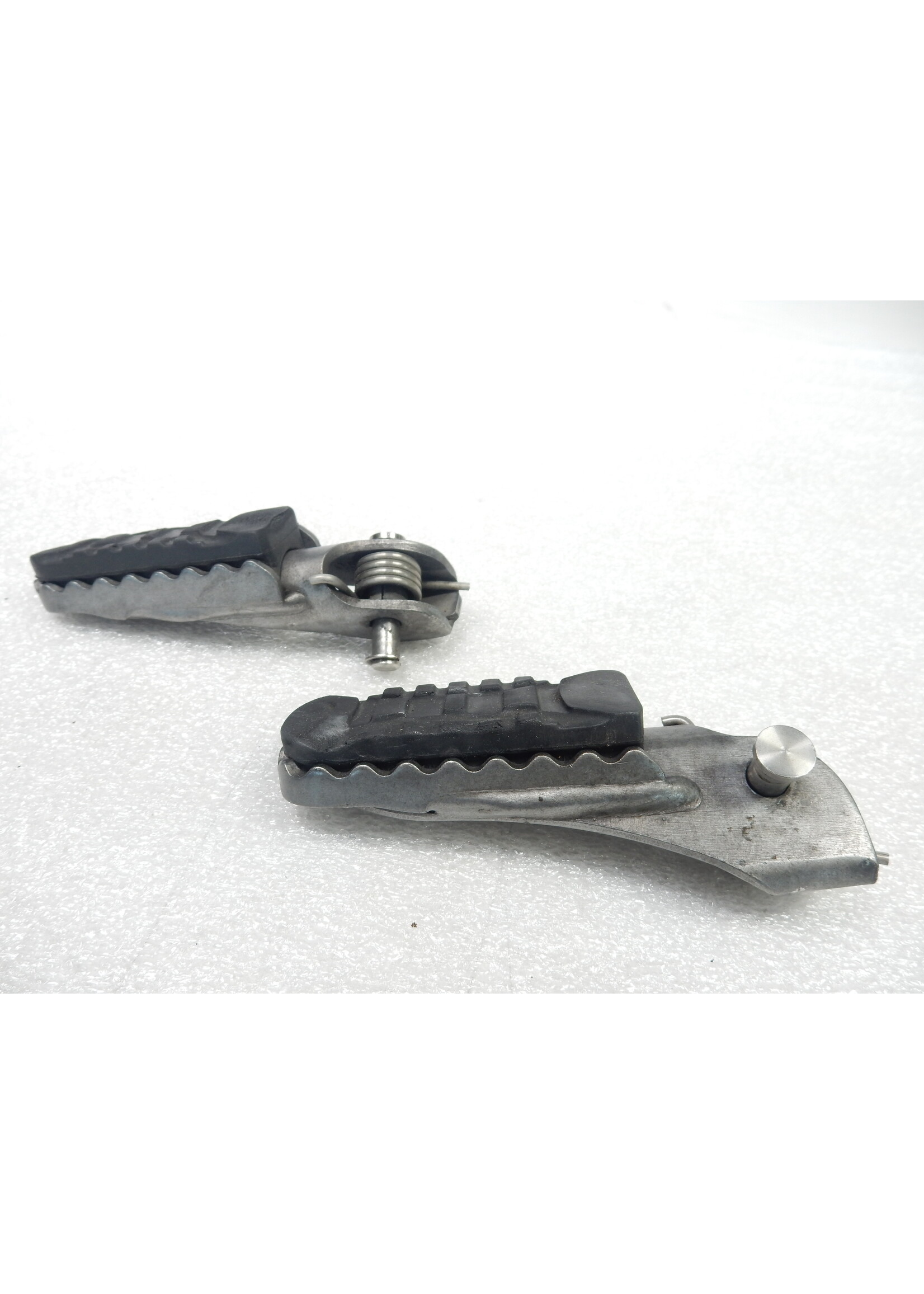 BMW BMW R 1200 GS / R 1250 GS Footrest, wide, rider, left / Footrest, wide, rider, right / Footrest rubber / 46718526739 / 46718526740 / 46718530633 / 8526739 / 8526740 / 8530633