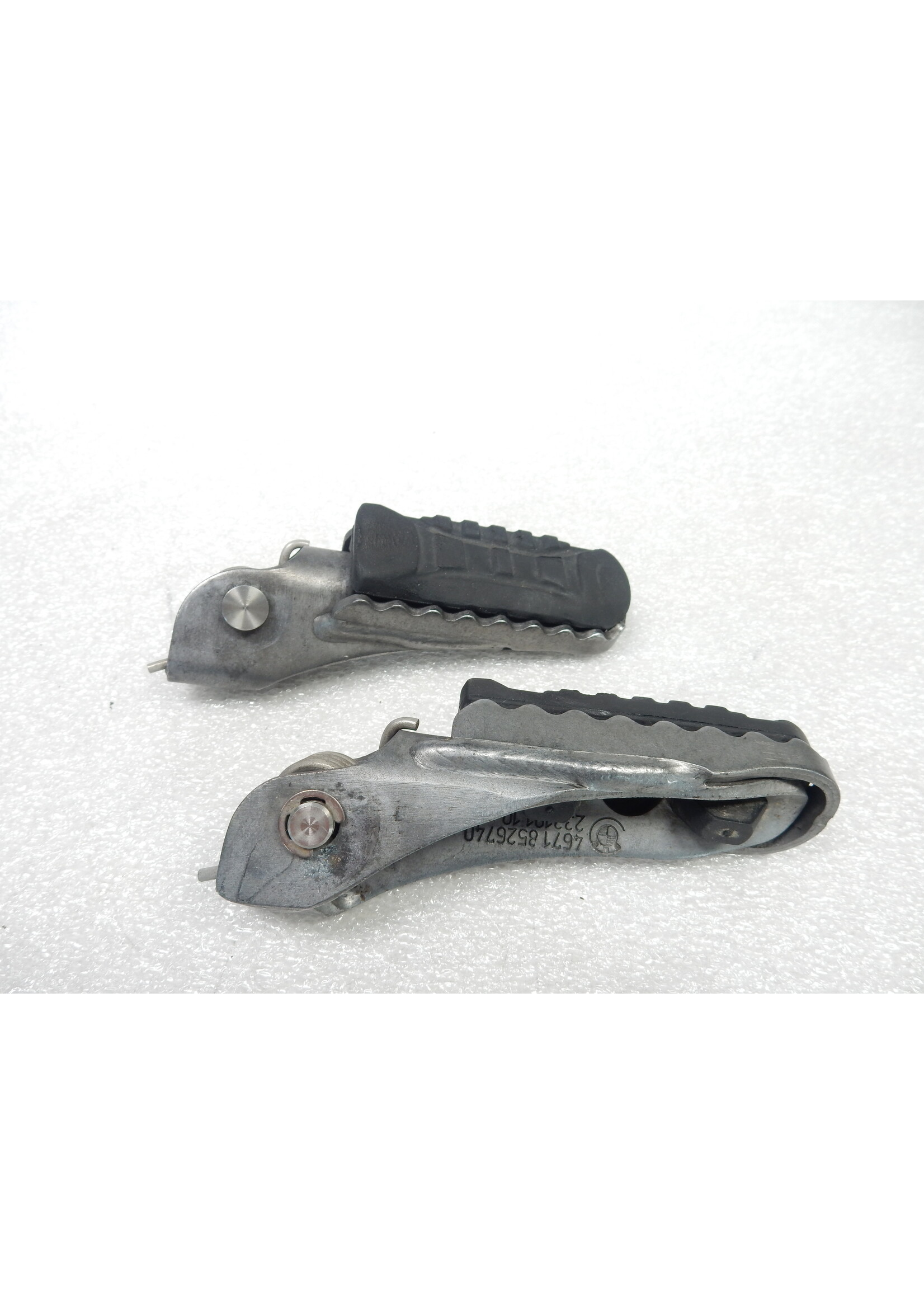 BMW BMW R 1200 GS / R 1250 GS Fussraste breit Fahrer links / Fussraste breit Fahrer rechts / Fussrastengummi / 46718526739 / 46718526740 / 46718530633 / 8526739 / 8526740 / 8530633