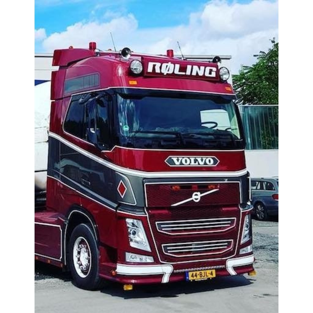 Solarguard Volvo FH4 Frontplate type 2 from door to door