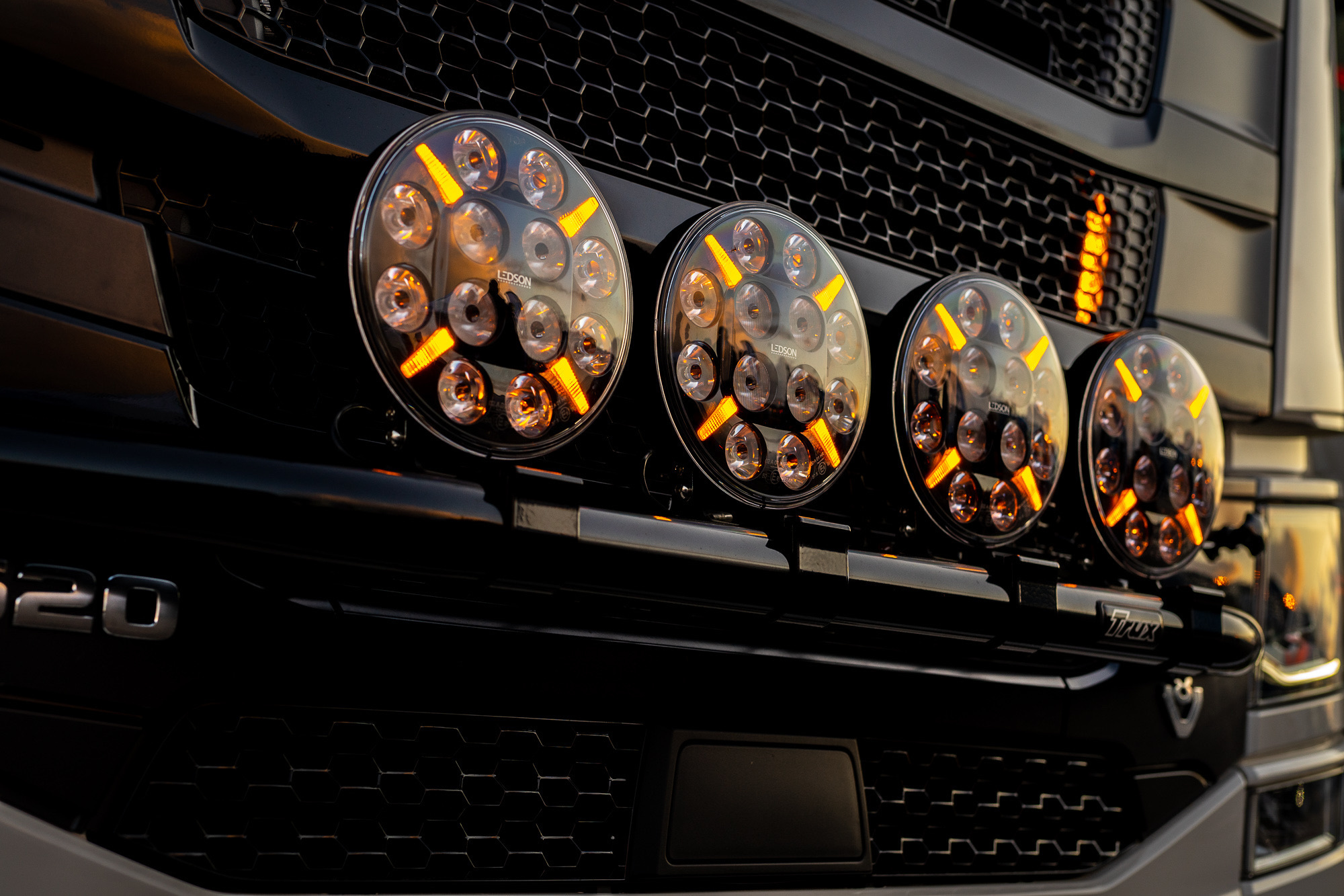 Ledson Pollux 9 verstraler met oranje en wit stadslicht!