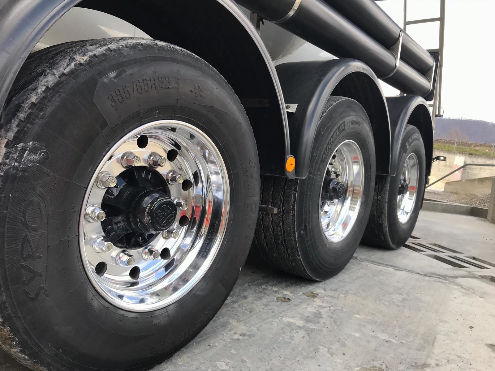 1 Stap polijstbox  by Luhmi