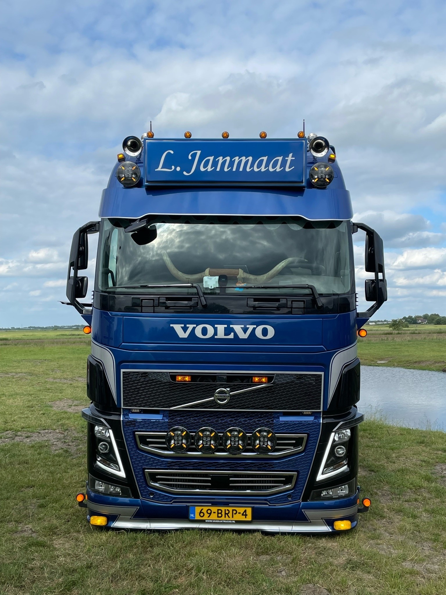 Ledson Sarox 9+ verstraler met oranje en wit stadslicht!