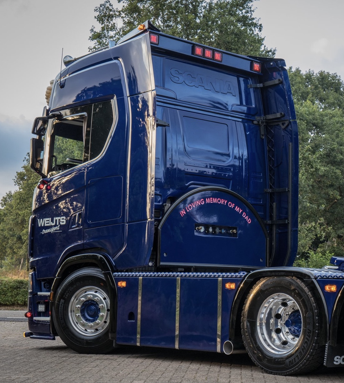 RVS gepolijst uitlaat eindstuk 129mm met gefelste rand