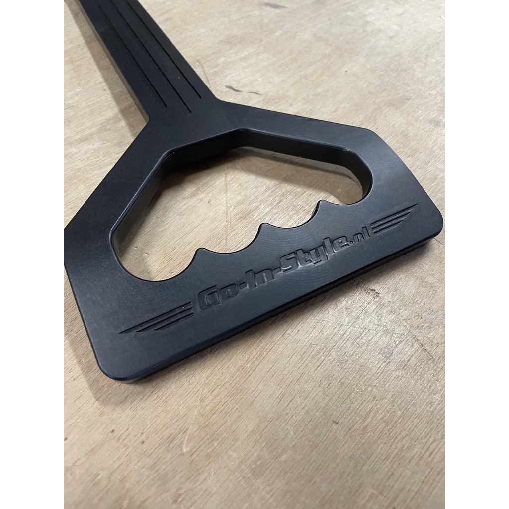 GIS Custom billet aluminium machined fifth wheel lever GoinStyle.nl Dealers