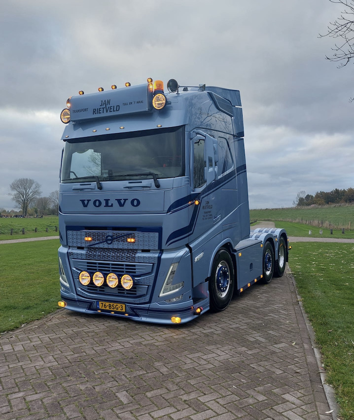 Vepro oy Volvo FH5 Frontplaat type 3