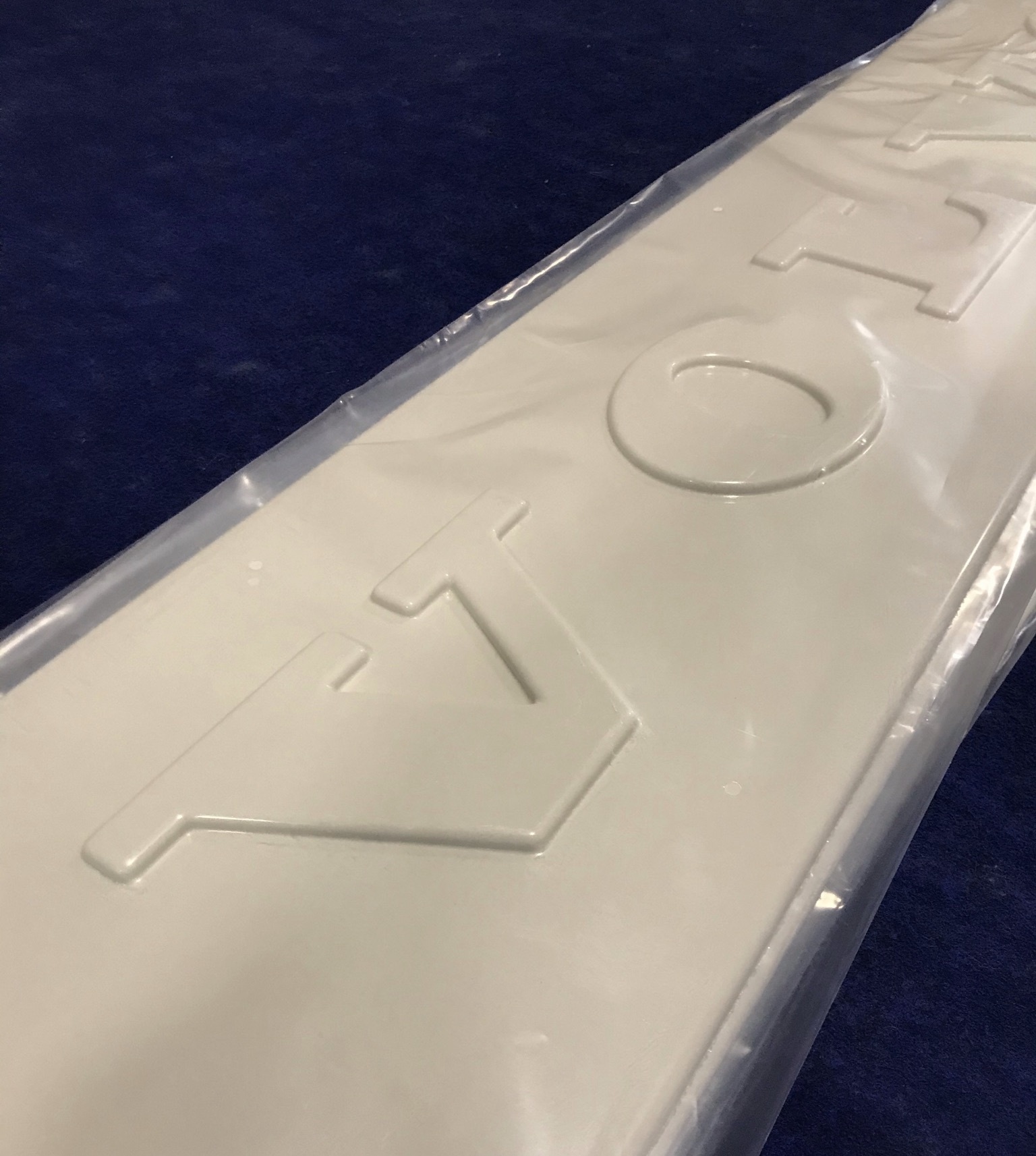 Frontplaat Volvo FH5 type 3 (Volvo letters)