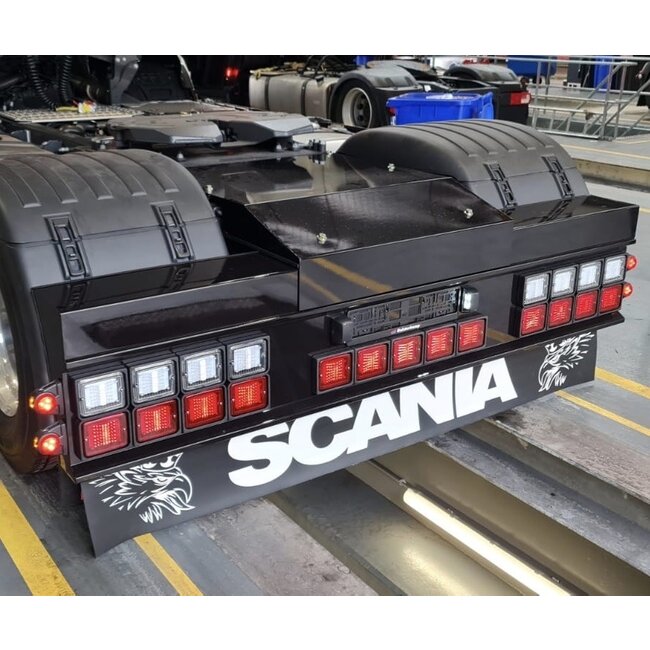 Stalen Achterbumper met 8 of 13 vierkante gaten