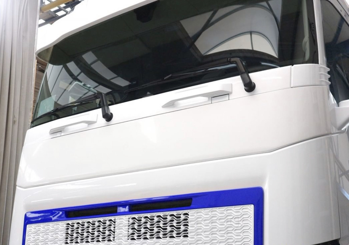 Solarguard frontplaat voor Volvo FH5 van deur tot deur