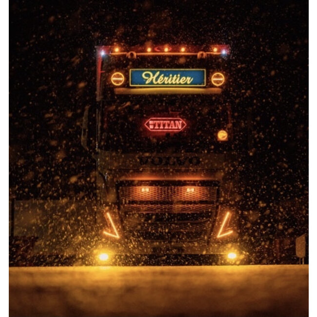 Amber or warm white LED Daytime running lights for the Volvo FH5 + Aero 2020+