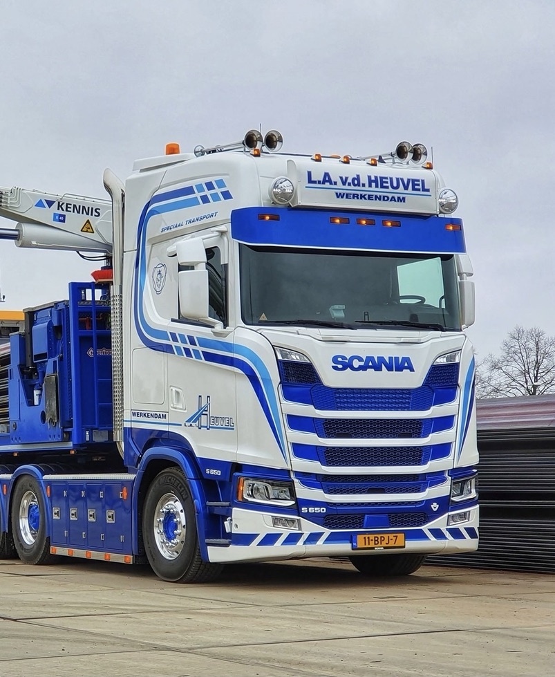 DT Spare Parts Toplamp Volvo Bolverlichting