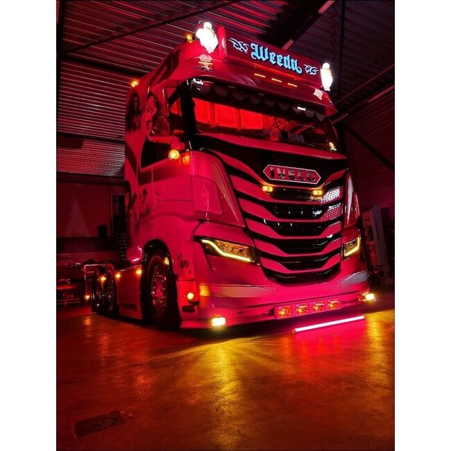 Oranje dagrijverlichting voor de Iveco S-Way