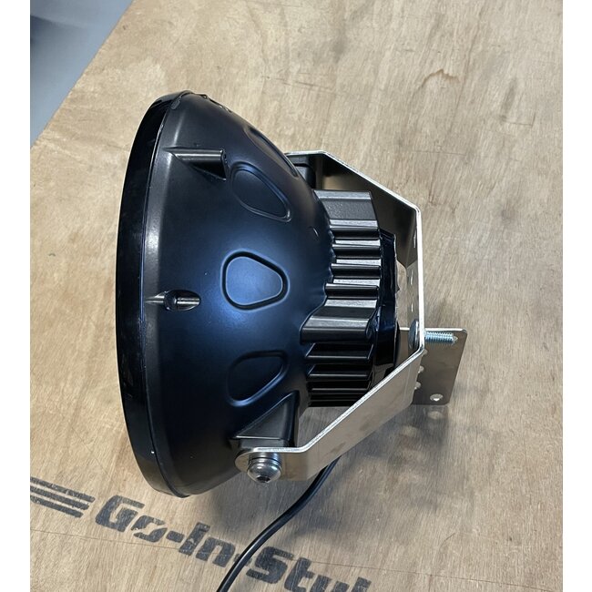 Driving lights brackets for grill and roof mounting