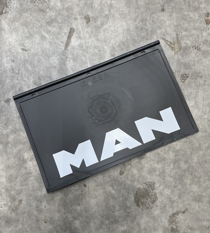 Mooie spatlap met MAN letters 62x40cm