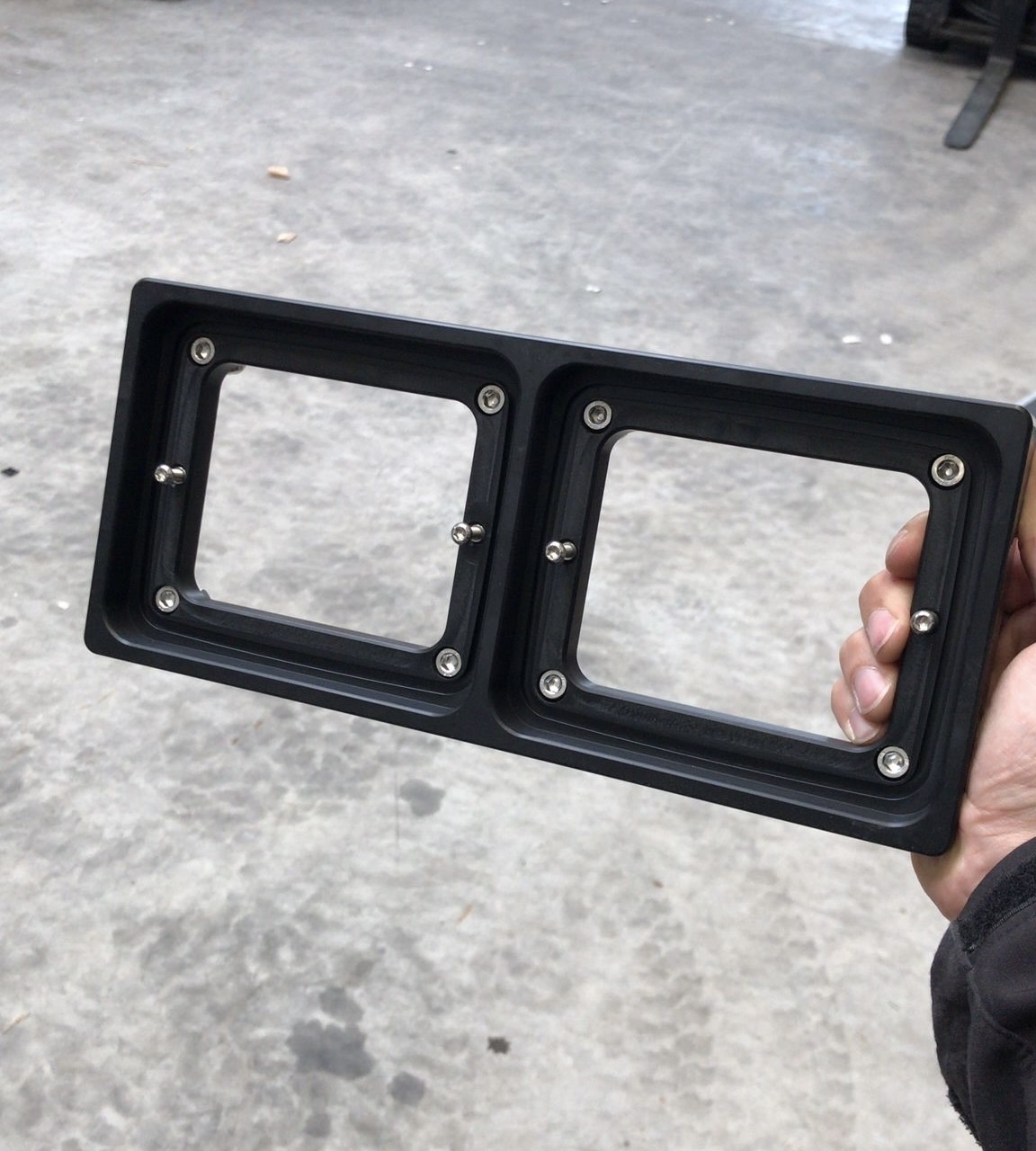 Omnius slim taillight Dubbel horizontaal frame voor LED achterlichten