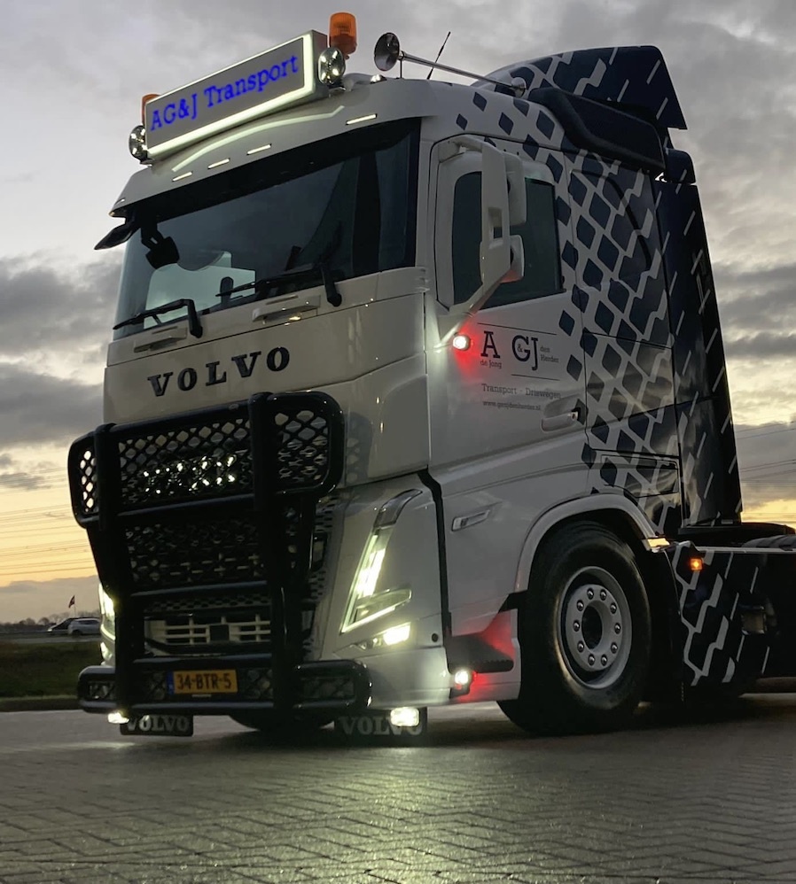 Solarguard frontplaat voor Volvo FH5 van deur tot deur