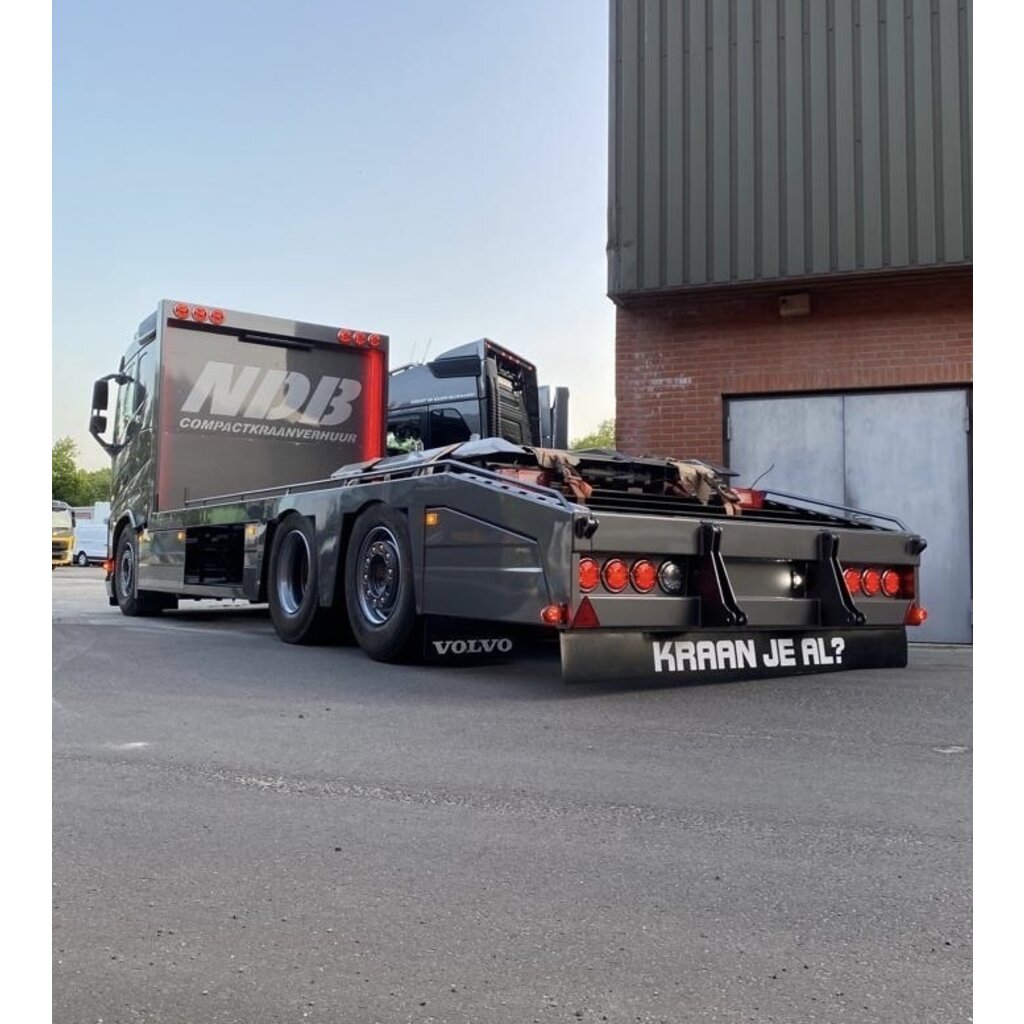 Turbo Truckparts Hinged mudflap support for the rear bumper!