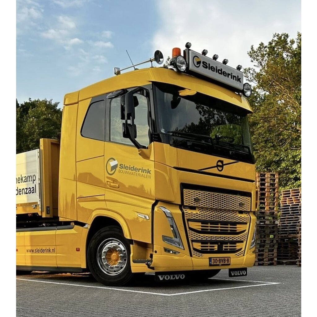GIS Turbo Truckparts  mudflap brackets Volvo FH (set)