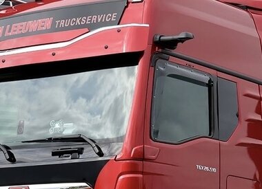 Side window deflectors