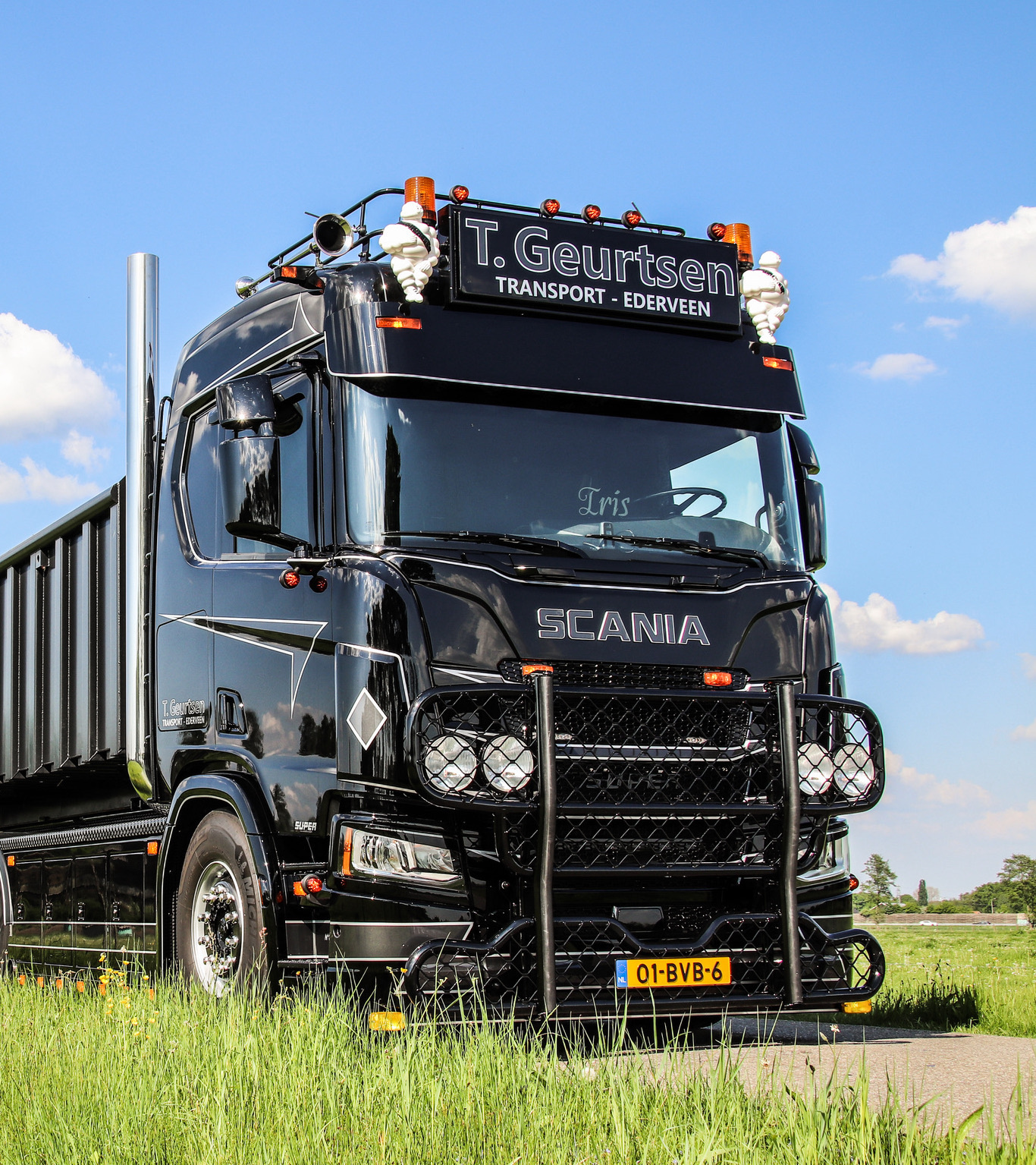 Omnius Retroline B225 verstraler met stadslicht