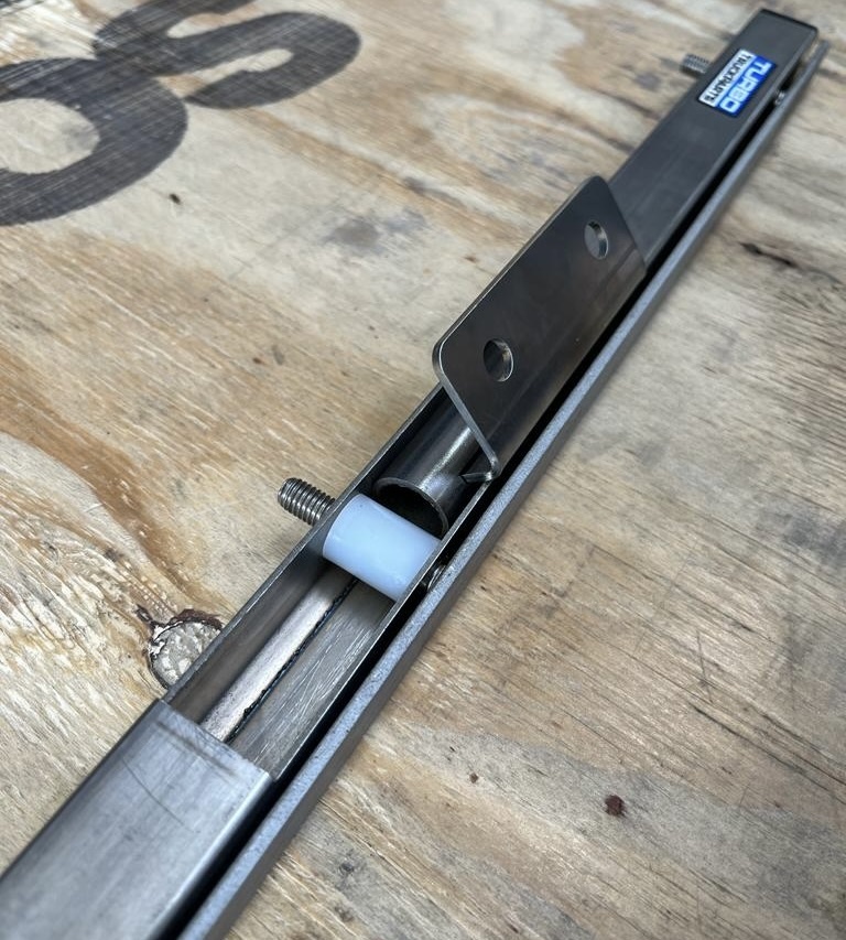 Scharnierende spatlapsteun voor de achterbumper!