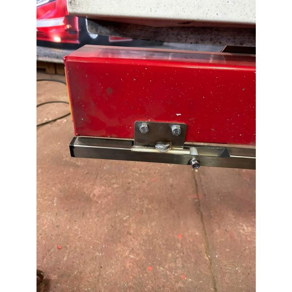 Turbo Truckparts Hinged mudflap support for the rear bumper!