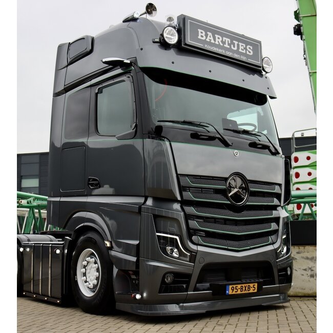 Fox Parts verlaagde zonneklep voor de Mercedes Actros