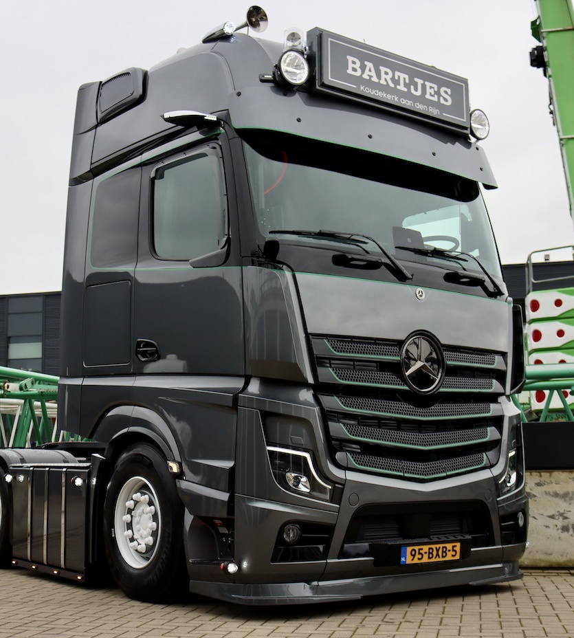 Fox Parts verlaagde zonneklep voor de Mercedes Actros