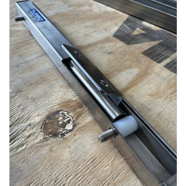 Turbo Truckparts scharnierende spatlapsteun voor de achterbumper!