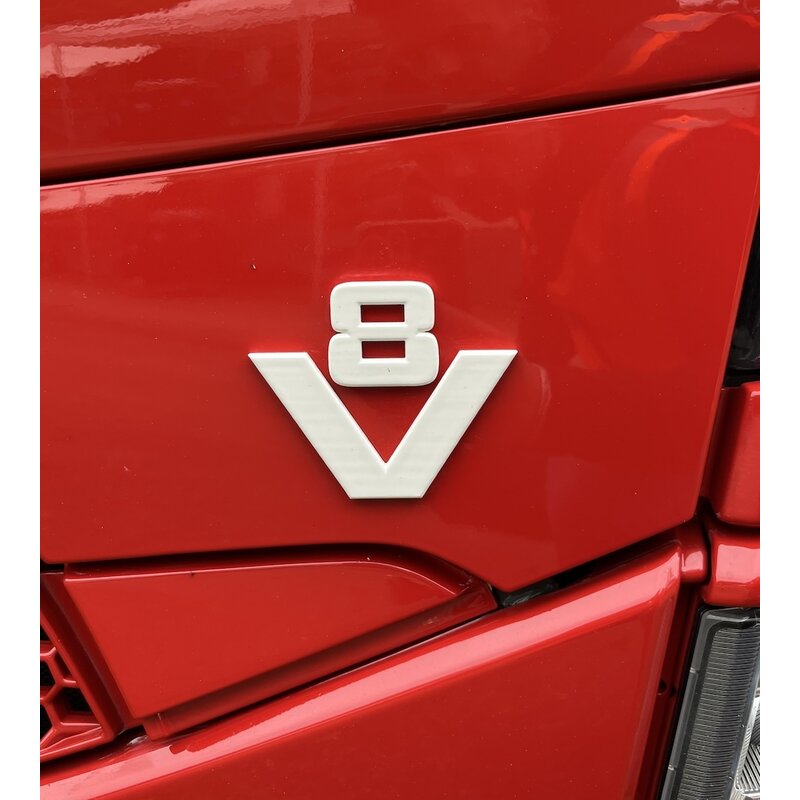 Special interior Oldskool V8 Grill emblem