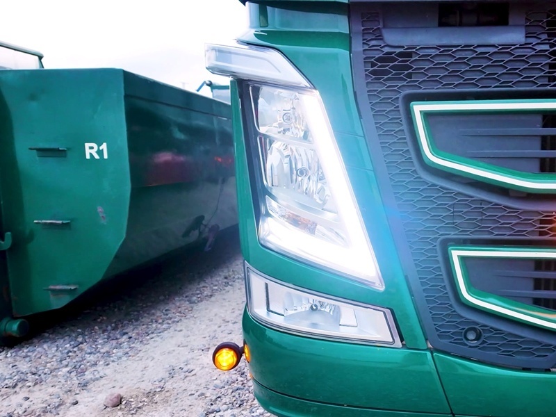 Switchable Daytime running lights Volvo FH4 - amber/white/flash