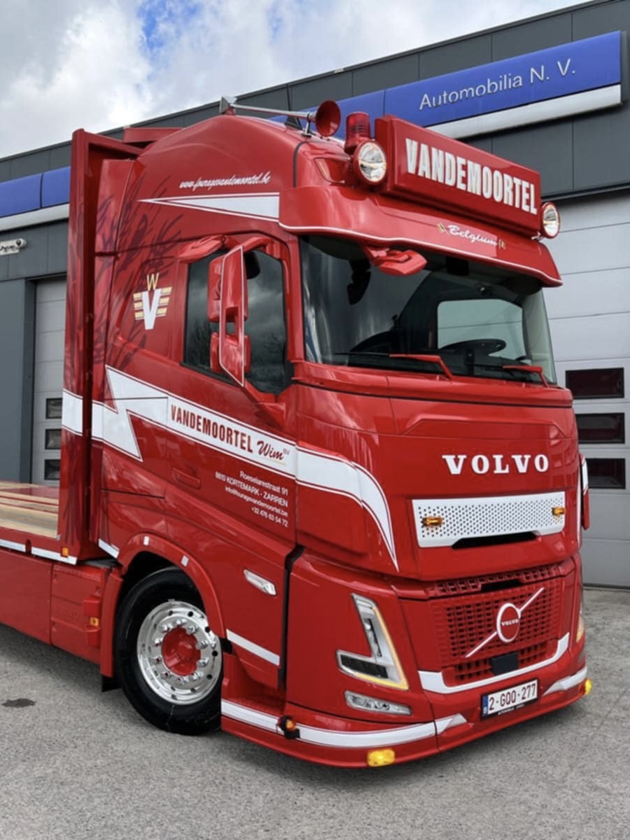 Schakelbare dagrijverlichting Volvo FH5  + Aero - wit/oranje/flitser