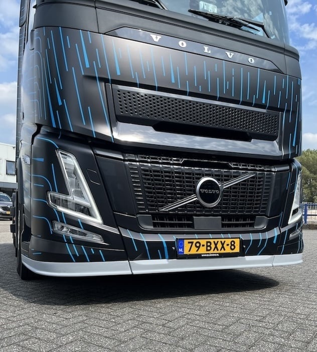 Turbo Truckparts onderspoiler Volvo AERO + Talmu - Links