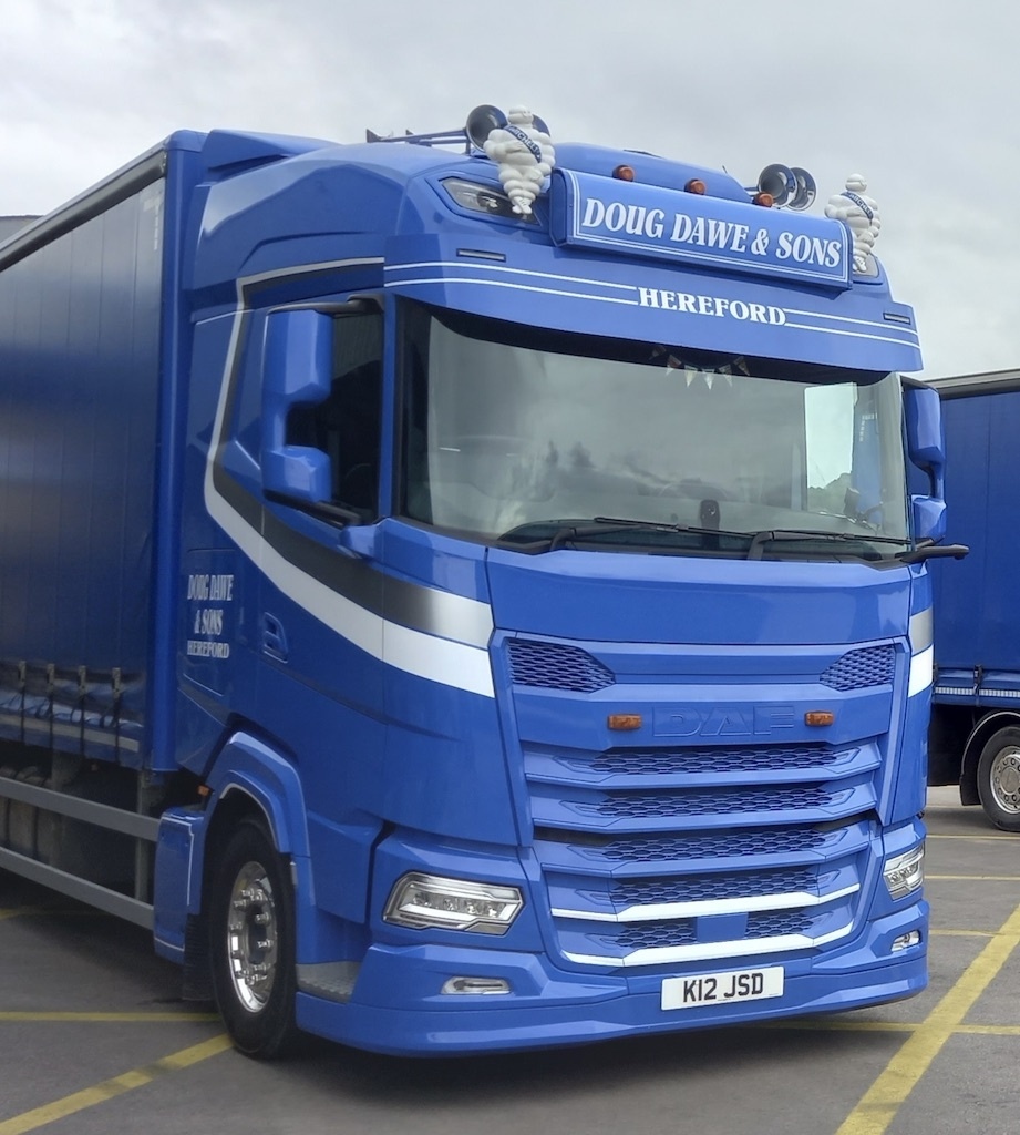 Fox Parts Zonneklep DAF  XF / XG 30cm - Rechte onderzijde